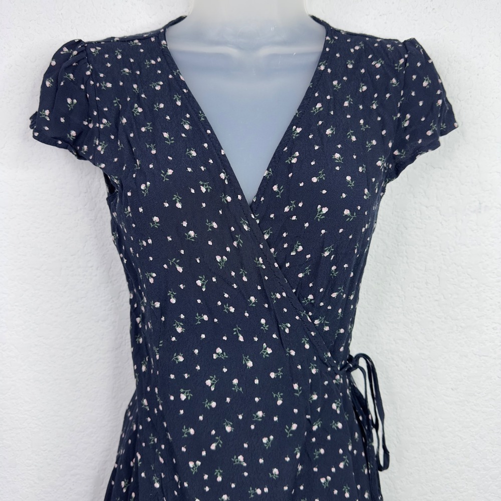 Brandy Melville Wrap Dress Womens 2 Blue Floral Summer‎ Italy Romantic Coquette - Picture 3 of 12